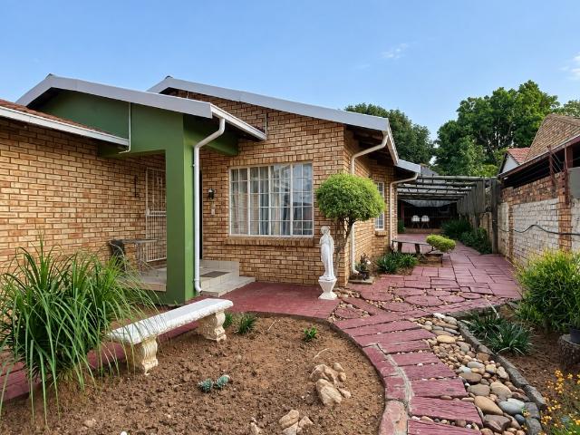 House for sale in Rustenburg, Rustenburg Local Municipality