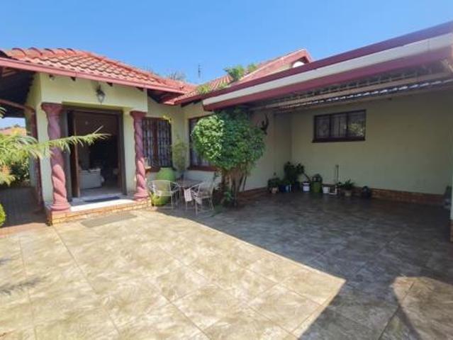 House for sale in Rustenburg Local Municipality, Bojanala Platinum District Municipality