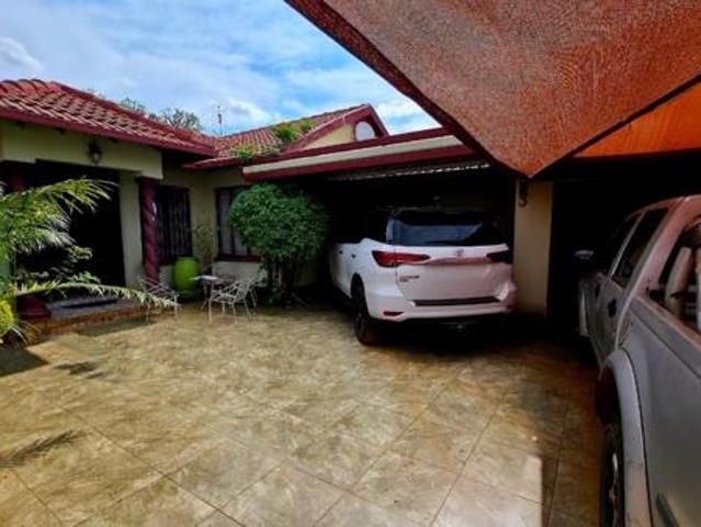 House for sale in Rustenburg Local Municipality, Bojanala Platinum District Municipality