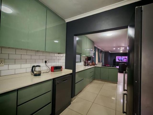 House for sale in Tongaat Beach, Kwazulu-natal