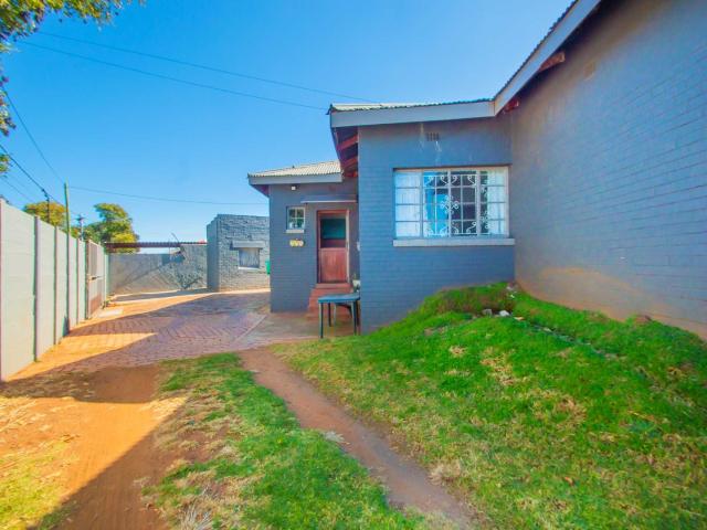 House for sale in Roodepoort