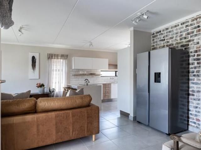 House for rent in Waterkloof, Gauteng