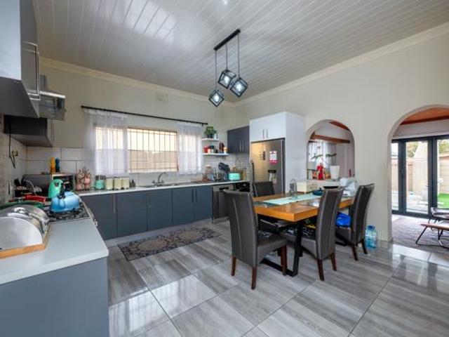 House for sale in Cape Town, Western Cape