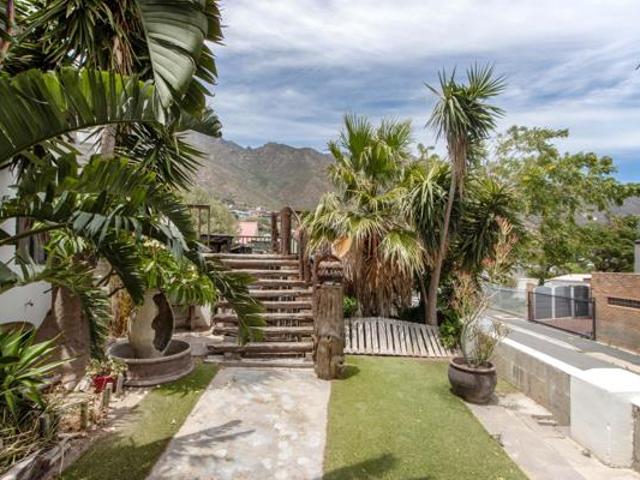 House for sale in Cape Town, Western Cape