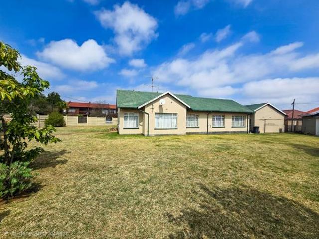 House for sale in West Rand Garden estates, Westonaria Local Municipality