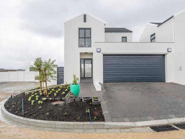 House for sale in Cape Town, Western Cape