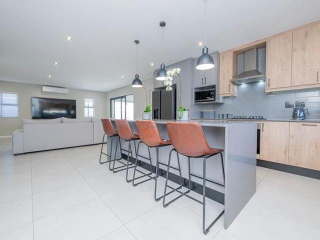 House for sale in Cape Town, Western Cape