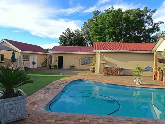 House for sale in Kimberley, Frances Baard District Municipality