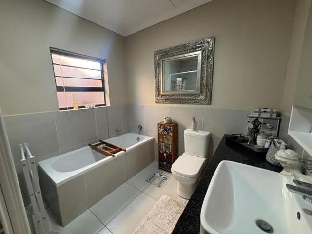 House for sale in Frances Baard, Northern Cape