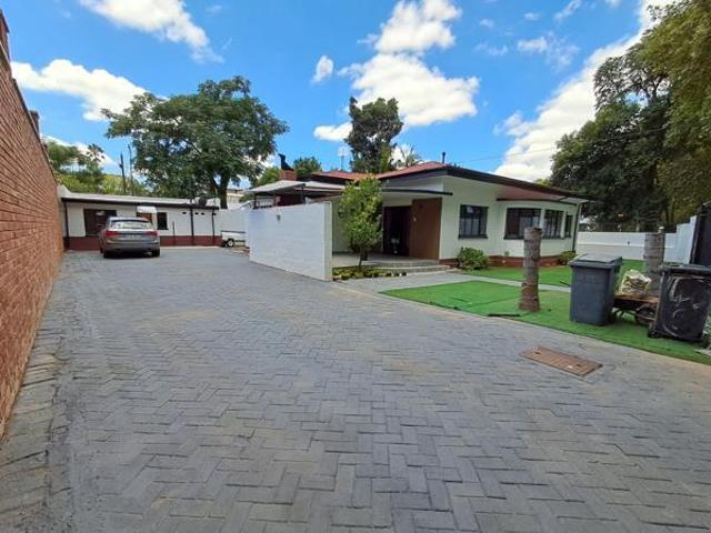 House for rent in Waterkloof, Gauteng