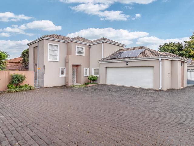 House for sale in Waterkloof, Gauteng