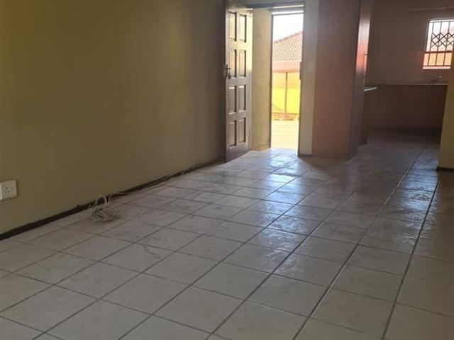 House for rent in Akasia