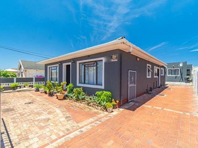 House for sale in Cape Town, Western Cape
