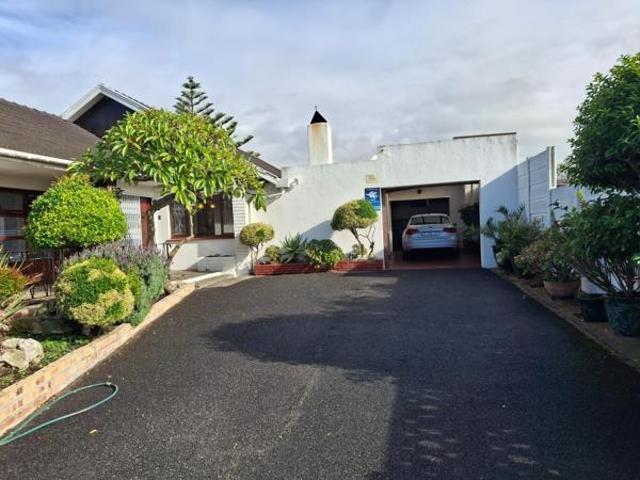 House for sale in Cape Town, Western Cape