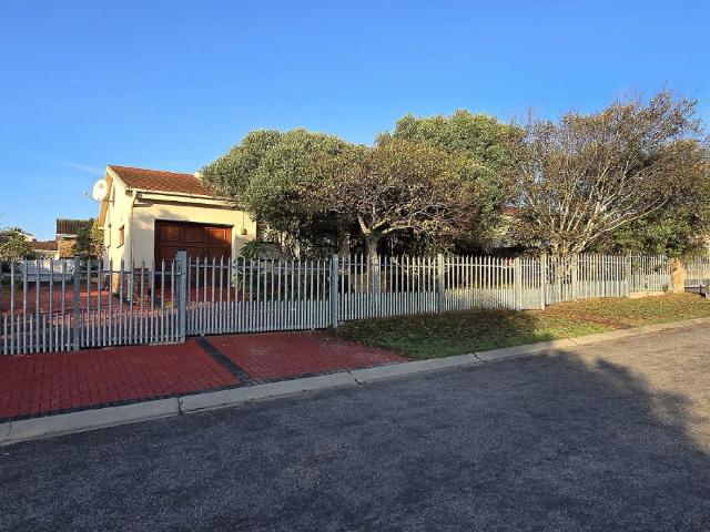 House for sale in Groot Brak Rivier, Western Cape