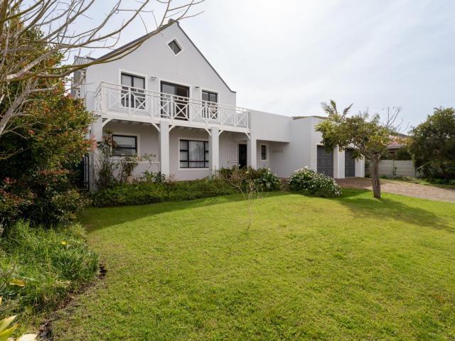 House for sale in Baardskeerdersbos, Western Cape