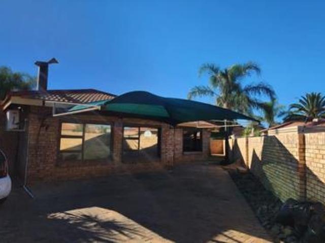 House for sale in Frances Baard, Northern Cape