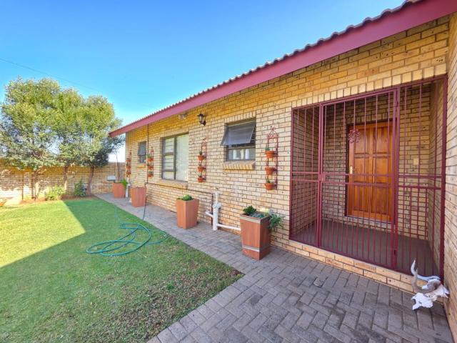 House for sale in Frances Baard, Northern Cape