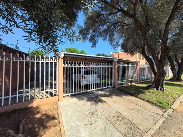 House for sale in Frances Baard, Northern Cape
