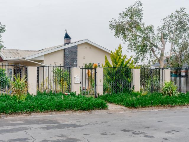 House for sale in Panorama, Western Cape
