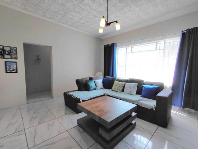 House for sale in Humansdorp, Kouga Local Municipality