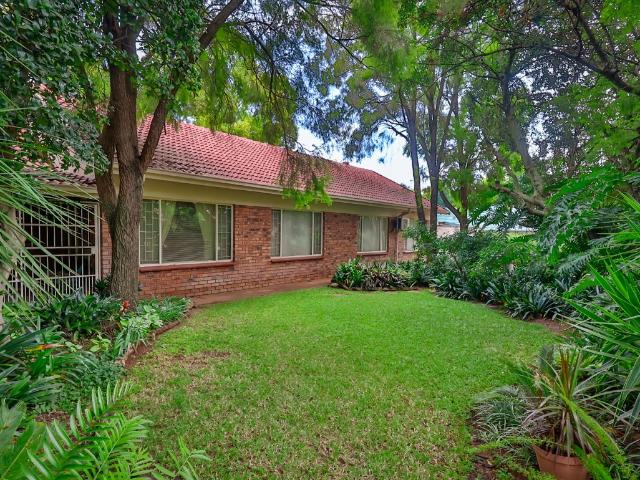 House for sale in Ifafi, Hartbeespoort Dam Nature Reserve