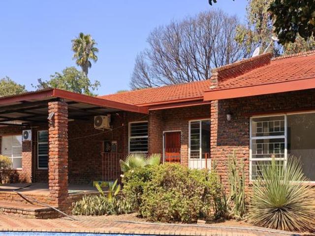 House for rent in North West