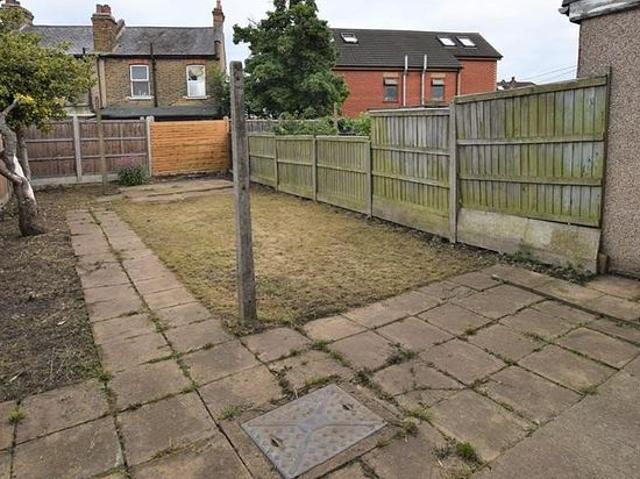 House for rent in London Borough of Redbridge, Greater London