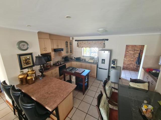 House for sale in Jeffreys Bay, Kouga Local Municipality