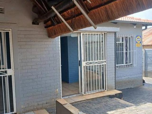 House for rent in Vosloorus, Gauteng