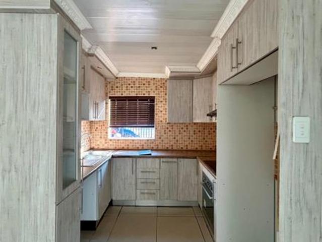 House for rent in Waterkloof, Gauteng
