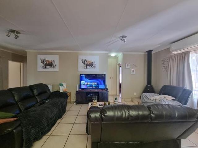 House for sale in Kgalagadi, Northern Cape