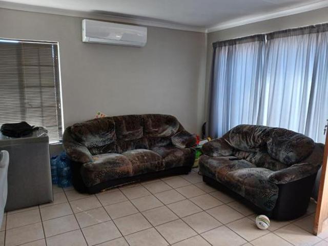 House for sale in Kgalagadi, Northern Cape
