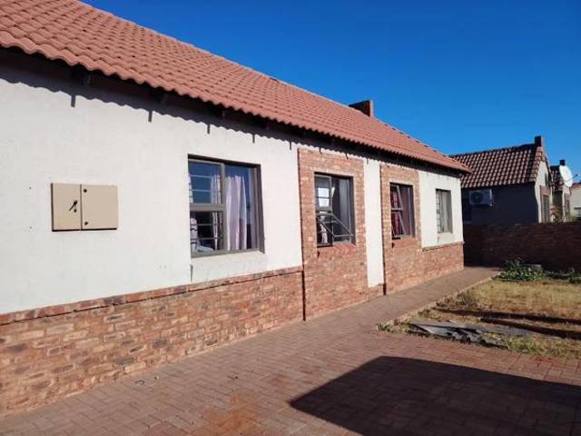 House for sale in Kgalagadi, Northern Cape