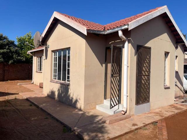 House for sale in Kgalagadi, Northern Cape