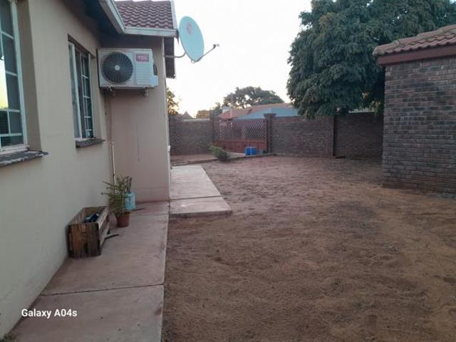House for sale in Kgalagadi, Northern Cape