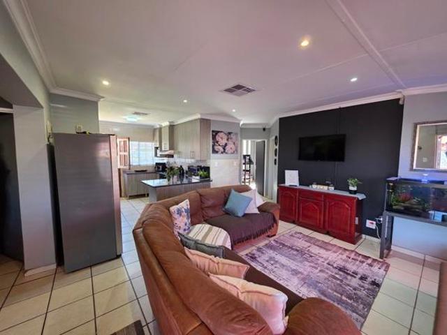 House for sale in Kgalagadi, Northern Cape