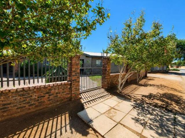 House for sale in Kgalagadi, Northern Cape