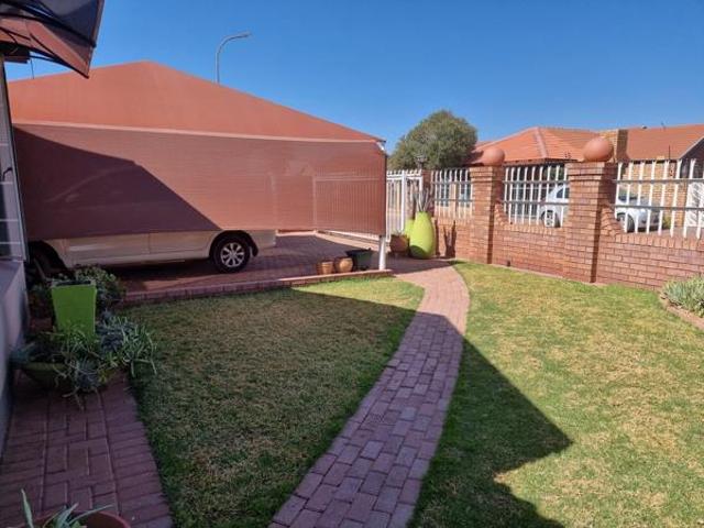 House for sale in Kgalagadi, Northern Cape