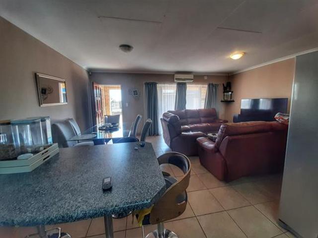 House for sale in Kgalagadi, Northern Cape