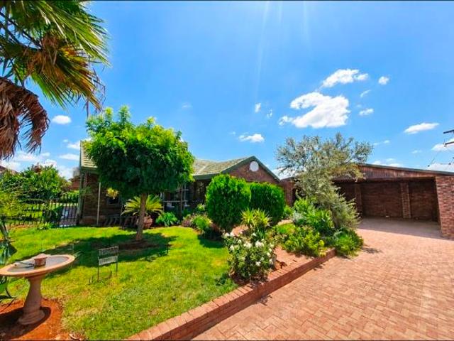 House for sale in Kgalagadi, Northern Cape