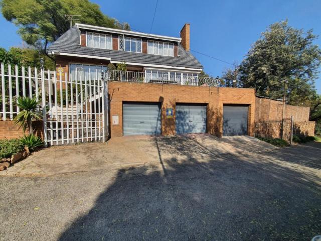 House for sale in Johannesburg, City of Johannesburg Metropolitan Municipality