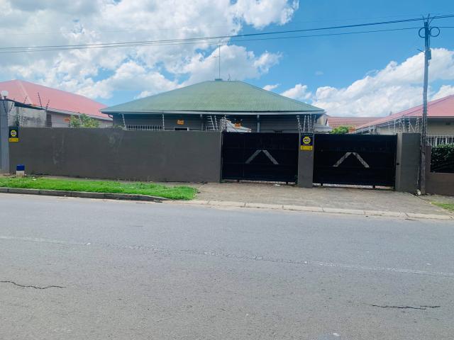 House for sale in Vosloorus, Gauteng