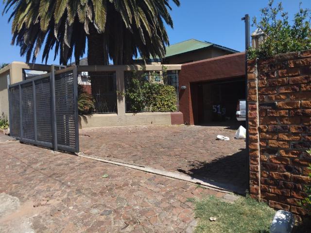 House for sale in Vosloorus, Gauteng
