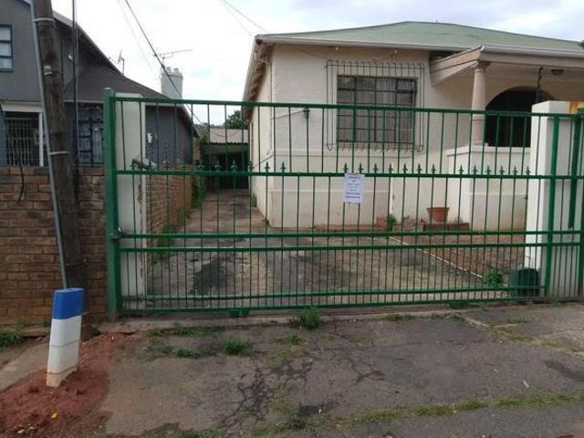 House for rent in Vosloorus, Gauteng
