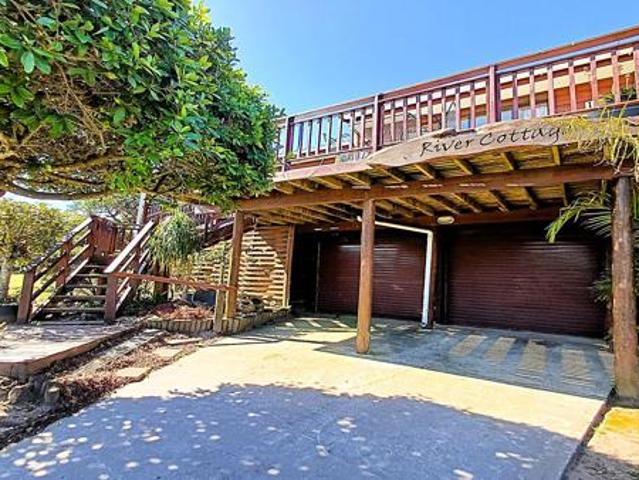 House for sale in Bushmans River Mouth, Eastern Cape