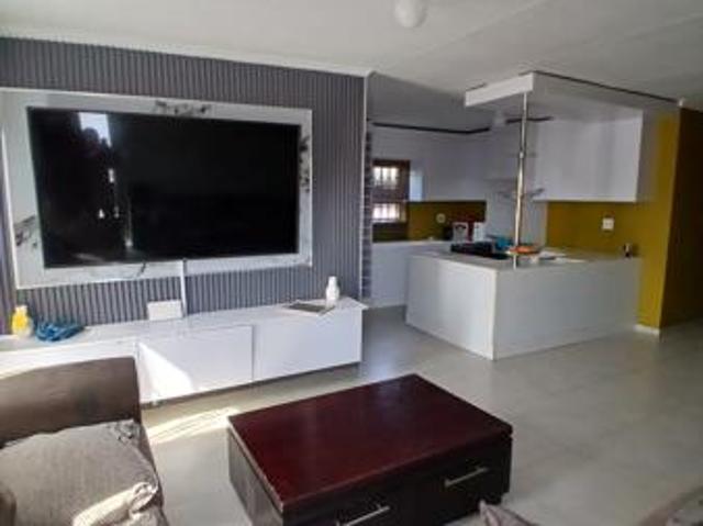 House for rent in Waterkloof, Gauteng