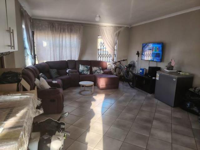 House for rent in Waterkloof, Gauteng