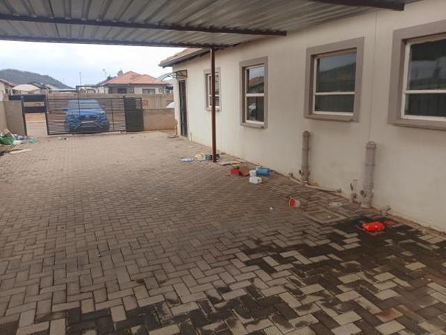 House for rent in Waterkloof, Gauteng