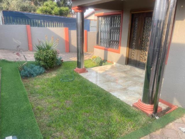 House for sale in Mohlakeng, Gauteng